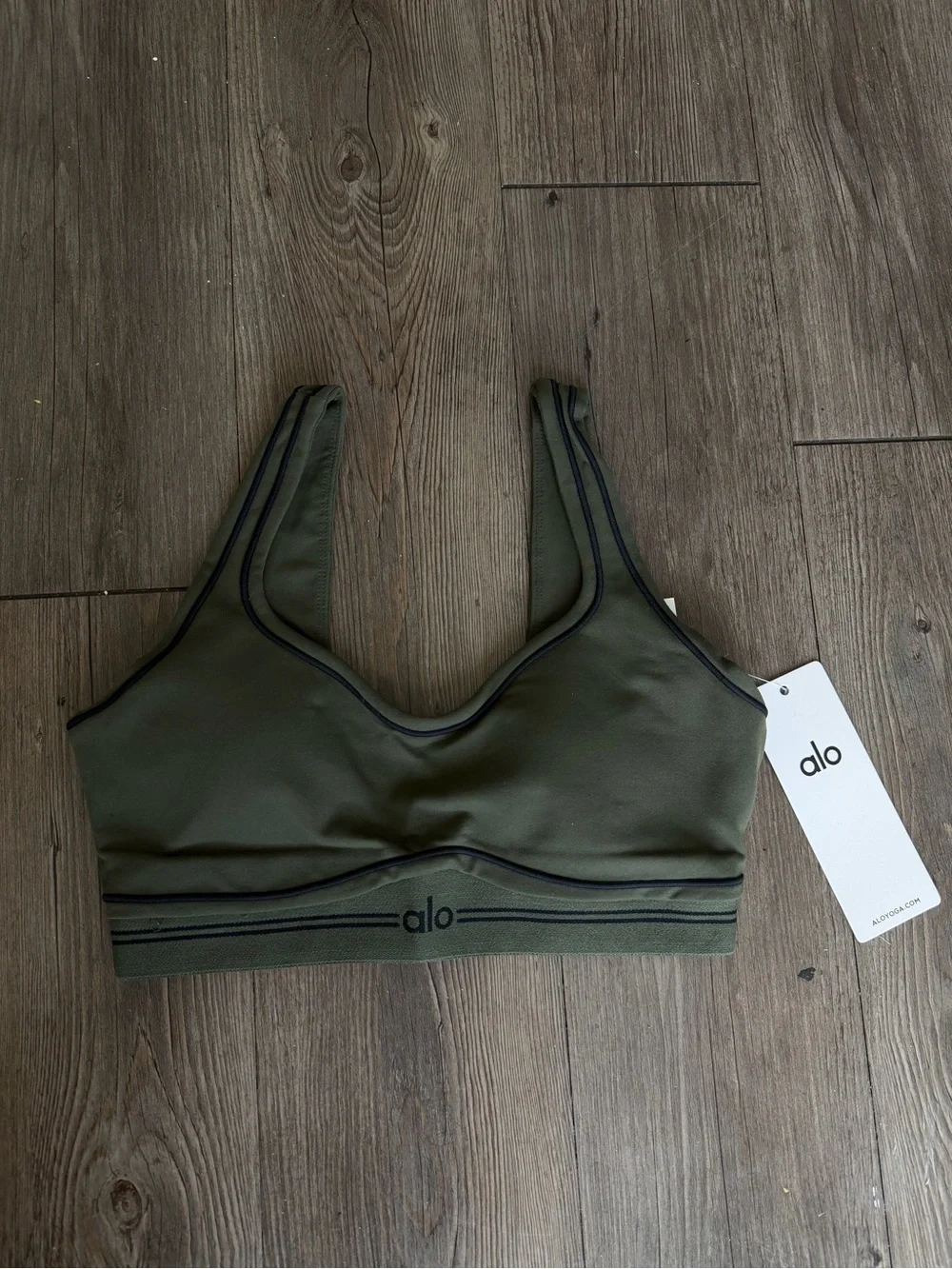 Alo Olive Green Heart Throb Set